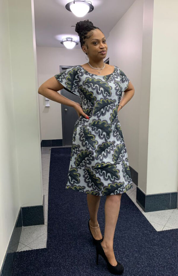 African Oak Leaves Pattern Stoned Print Structured Dress with Short Flutter Sleeves in Grey/Black